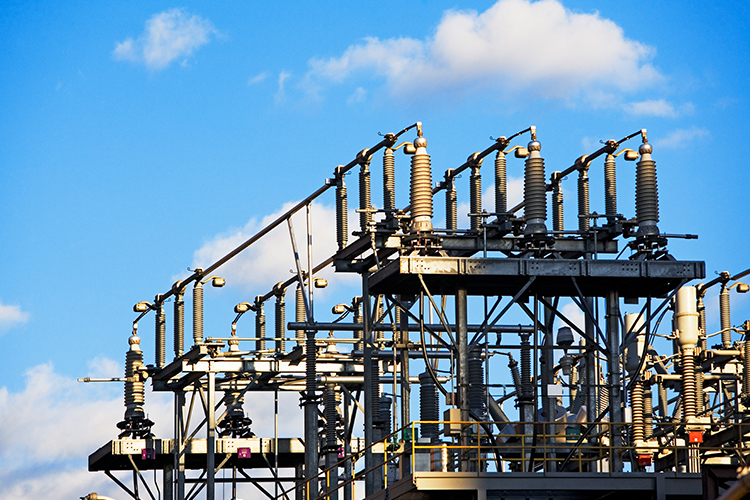 工業(yè)插頭的特性和它的材質(zhì)？